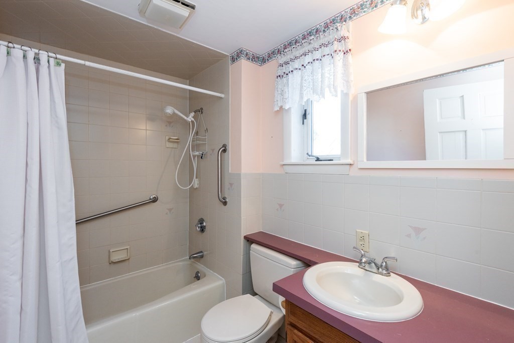 54 Linden Road Melrose, MA 02176 - Photo 21 of 39 Gallery Image 21