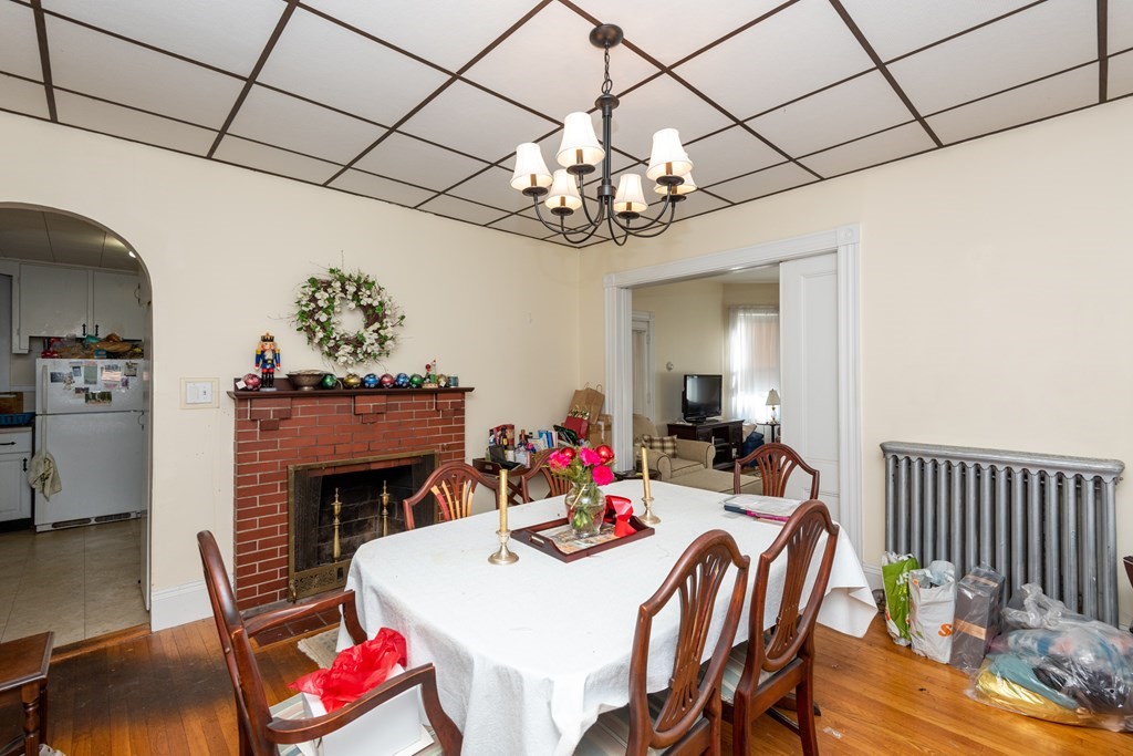 54 Linden Road Melrose, MA 02176 - Photo 8 of 39 Gallery Image 8