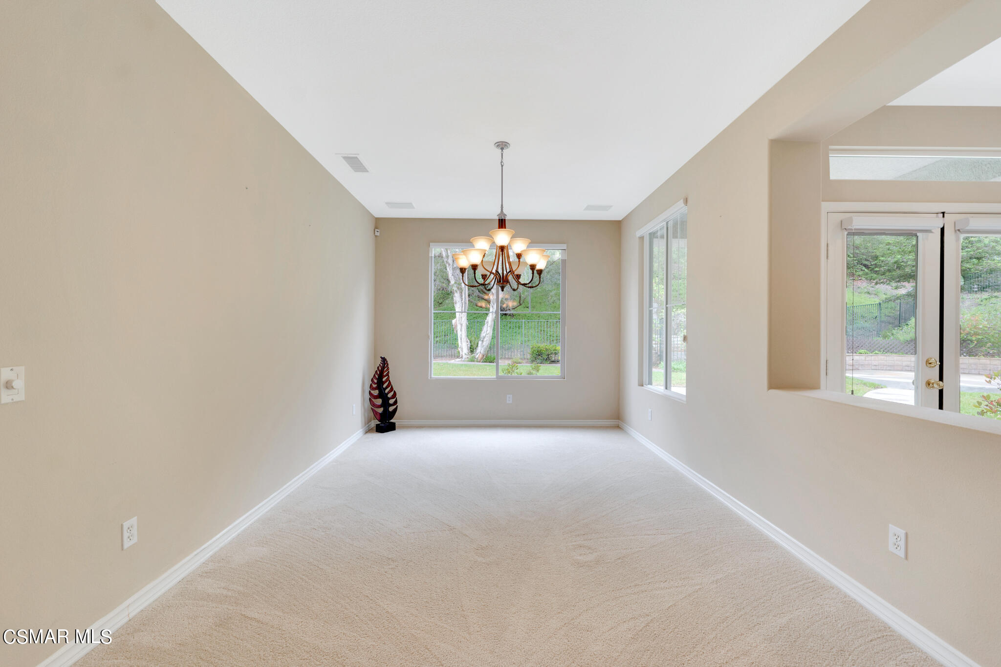 107 Laurel Ridge Drive Simi Valley, CA 93065 - Photo 13 of 54 107 Laurel Ridge Dr (40)