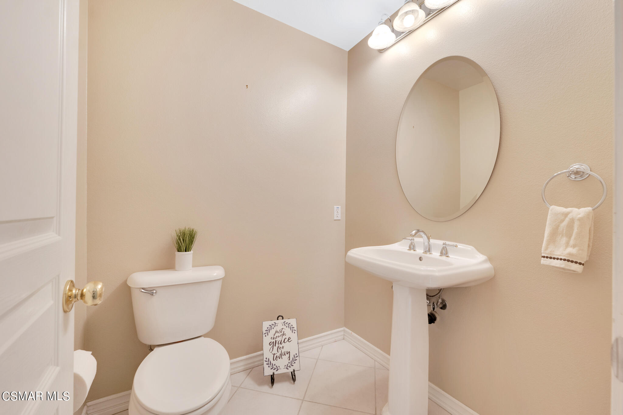 107 Laurel Ridge Drive Simi Valley, CA 93065 - Photo 15 of 54 107 Laurel Ridge Dr (14)