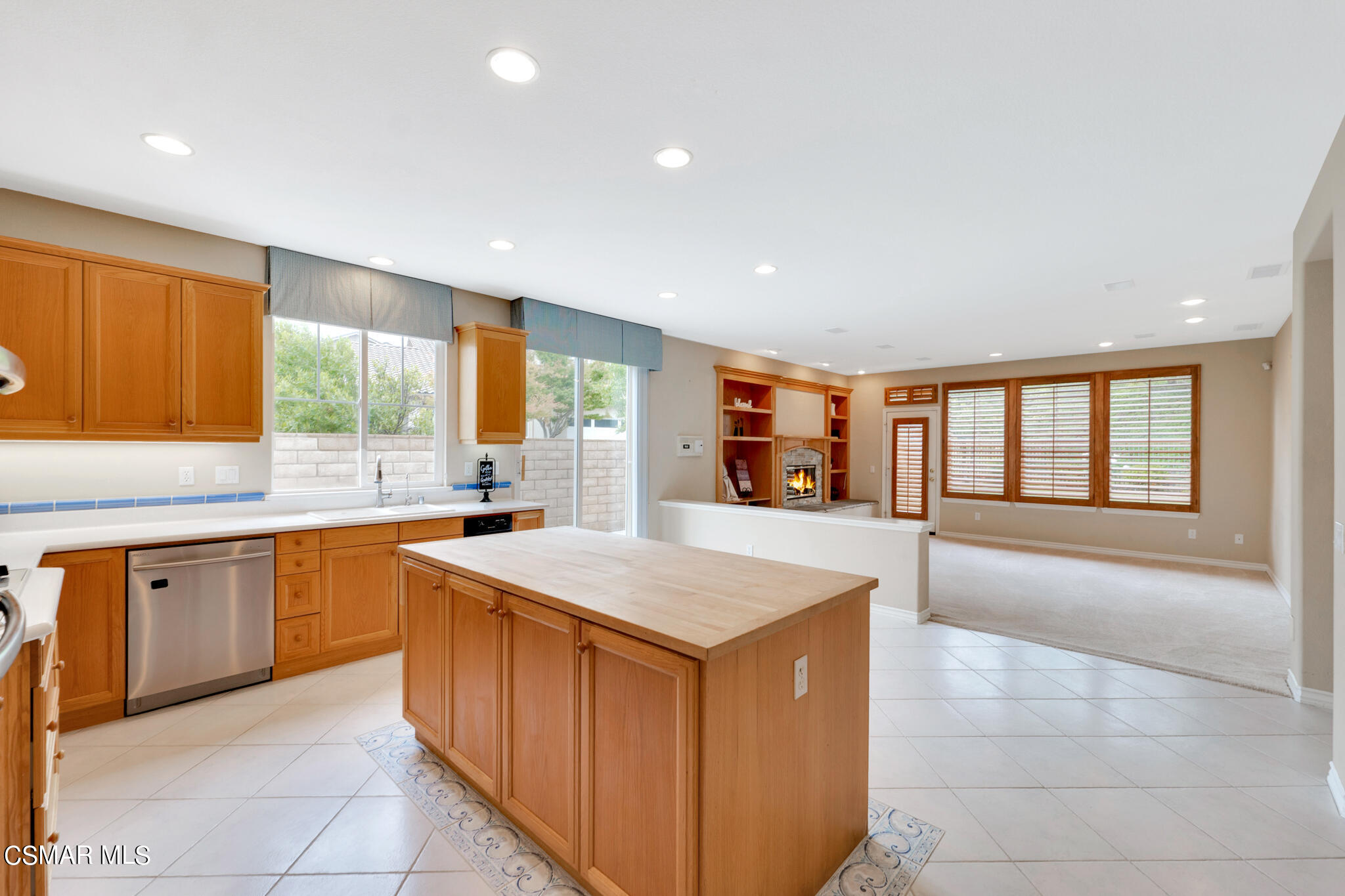 107 Laurel Ridge Drive Simi Valley, CA 93065 - Photo 9 of 54 107 Laurel Ridge Dr (45)