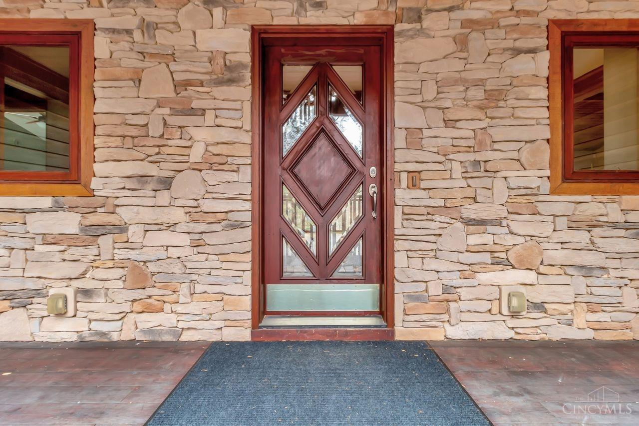777 Old Locust Hl Road Cincinnati, OH 45245 - Photo 4 of 50