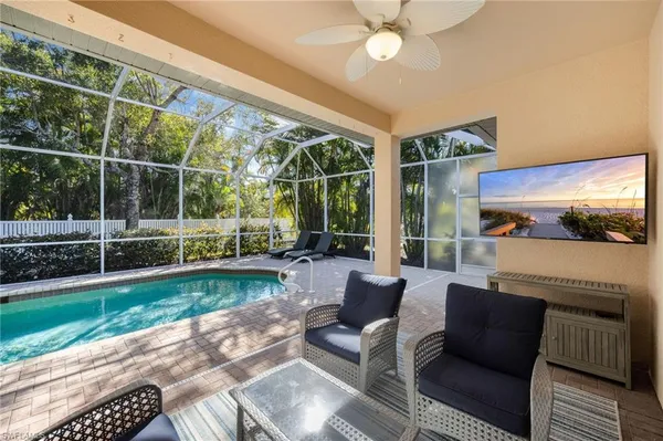 $600,000 | 204 Glen Eagle Circle, Naples, FL 34104