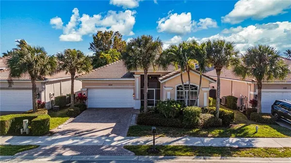$600,000 | 204 Glen Eagle Circle, Naples, FL 34104