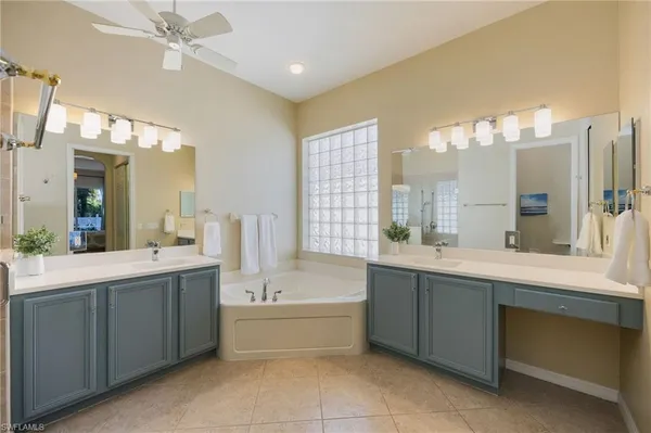 $600,000 | 204 Glen Eagle Circle, Naples, FL 34104