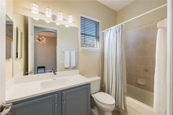 $600,000 | 204 Glen Eagle Circle, Naples, FL 34104