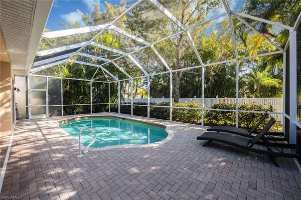 $600,000 | 204 Glen Eagle Circle, Naples, FL 34104