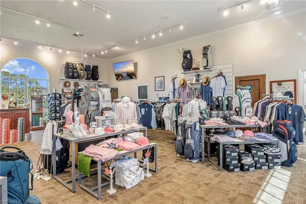 $600,000 | 204 Glen Eagle Circle, Naples, FL 34104