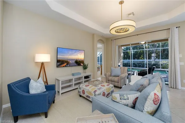 $600,000 | 204 Glen Eagle Circle, Naples, FL 34104