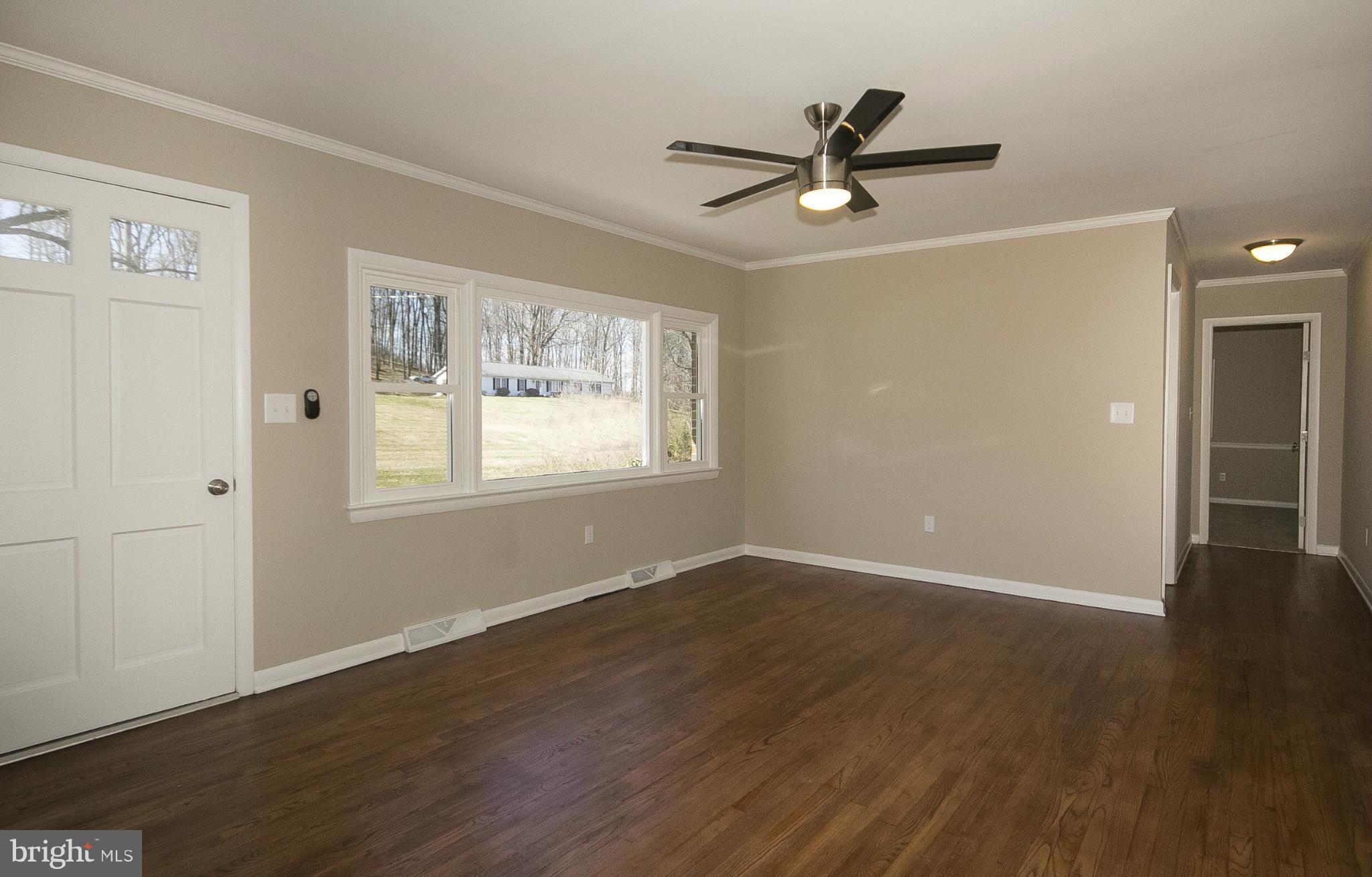 415 Mount Street Rising Sun, MD 21911 - Photo 5 of 18 Living Room
