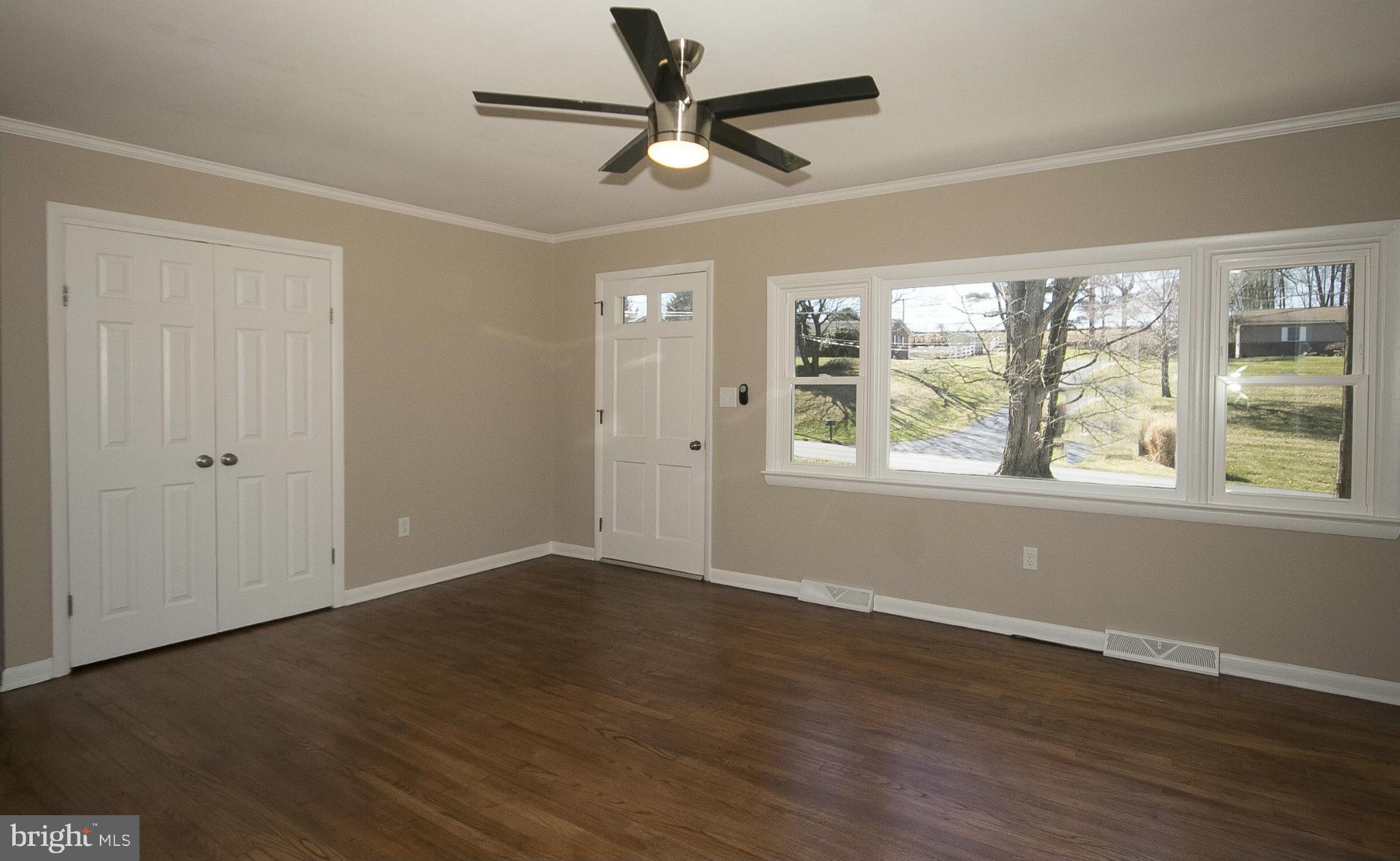 415 Mount Street Rising Sun, MD 21911 - Photo 6 of 18 Living Room