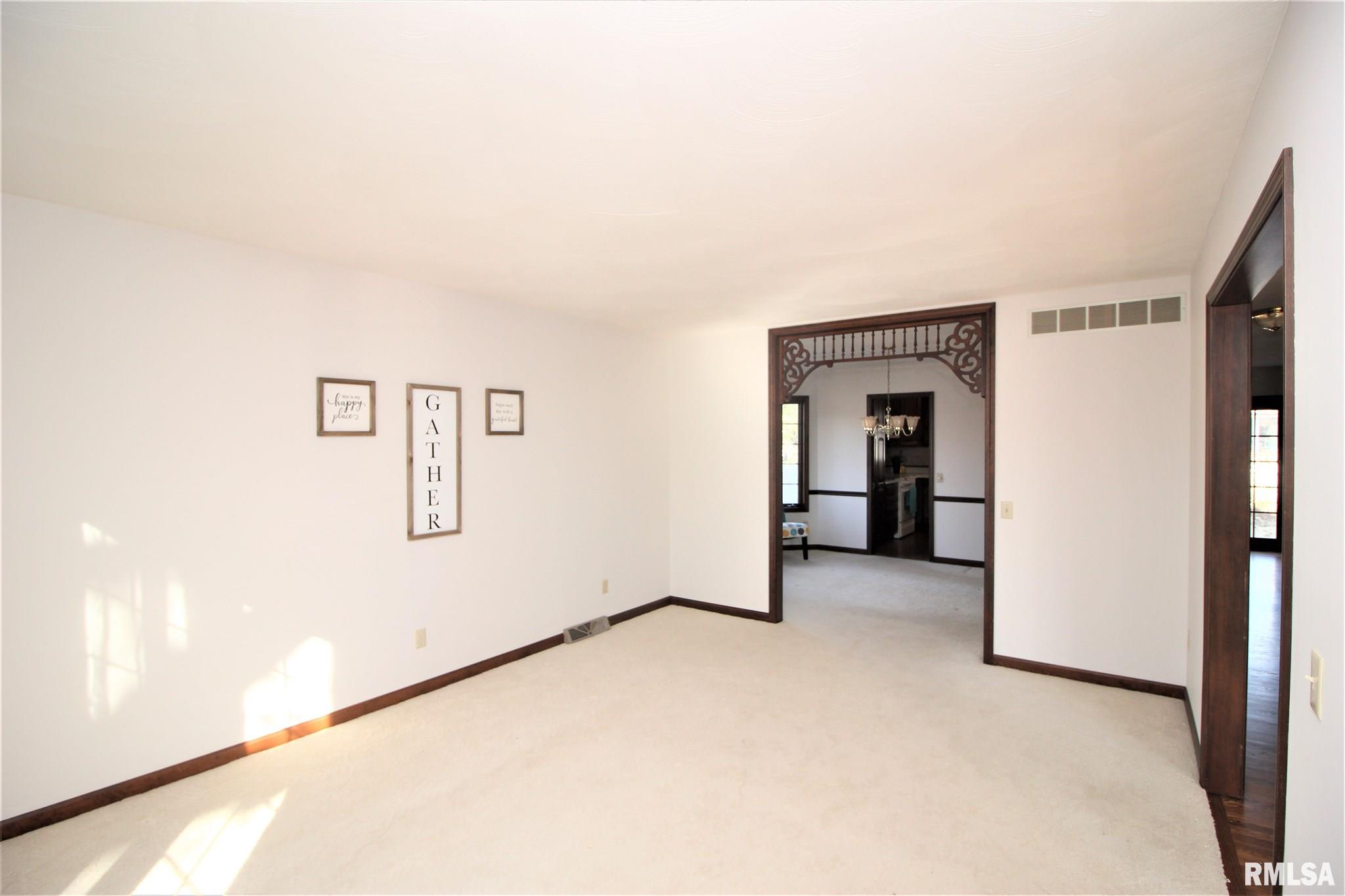 6 Williamsburg Road Sherman, IL 62684 - Photo 5 of 30 Gallery Image 5