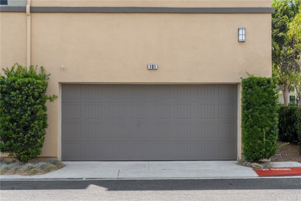 5429 Strand, Unit 101 Hawthorne, CA 90250 - Photo 27 of 39 a view of outdoor space and yard