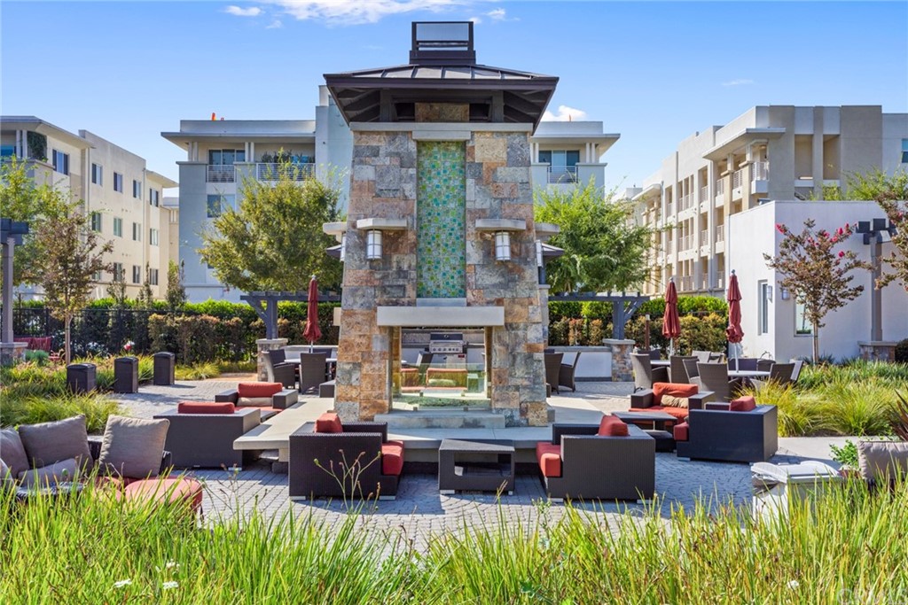5429 Strand, Unit 101 Hawthorne, CA 90250 - Photo 34 of 39 a living room filled with furniture