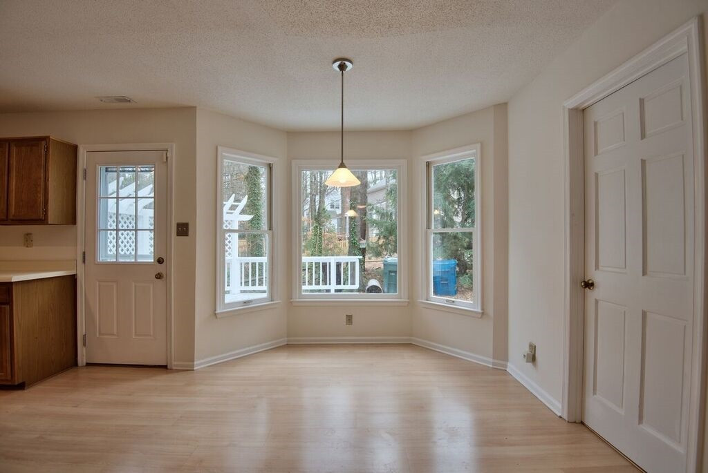7 Thorne Ridge Drive Durham, NC 27713 - Photo 6 of 17 Breakfast Area