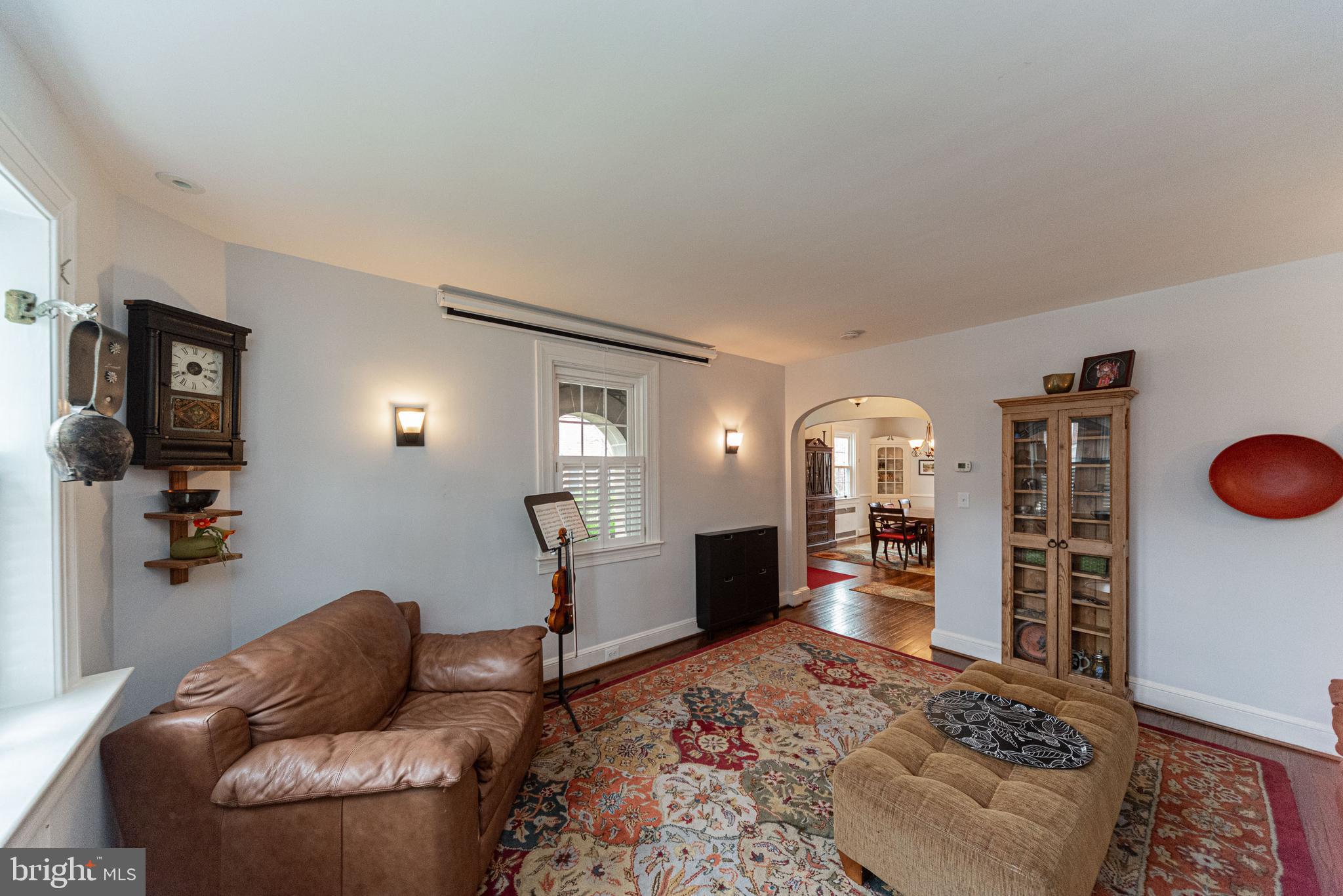 221 Hopkins Road Baltimore, MD 21212 - Photo 14 of 47 Living Room