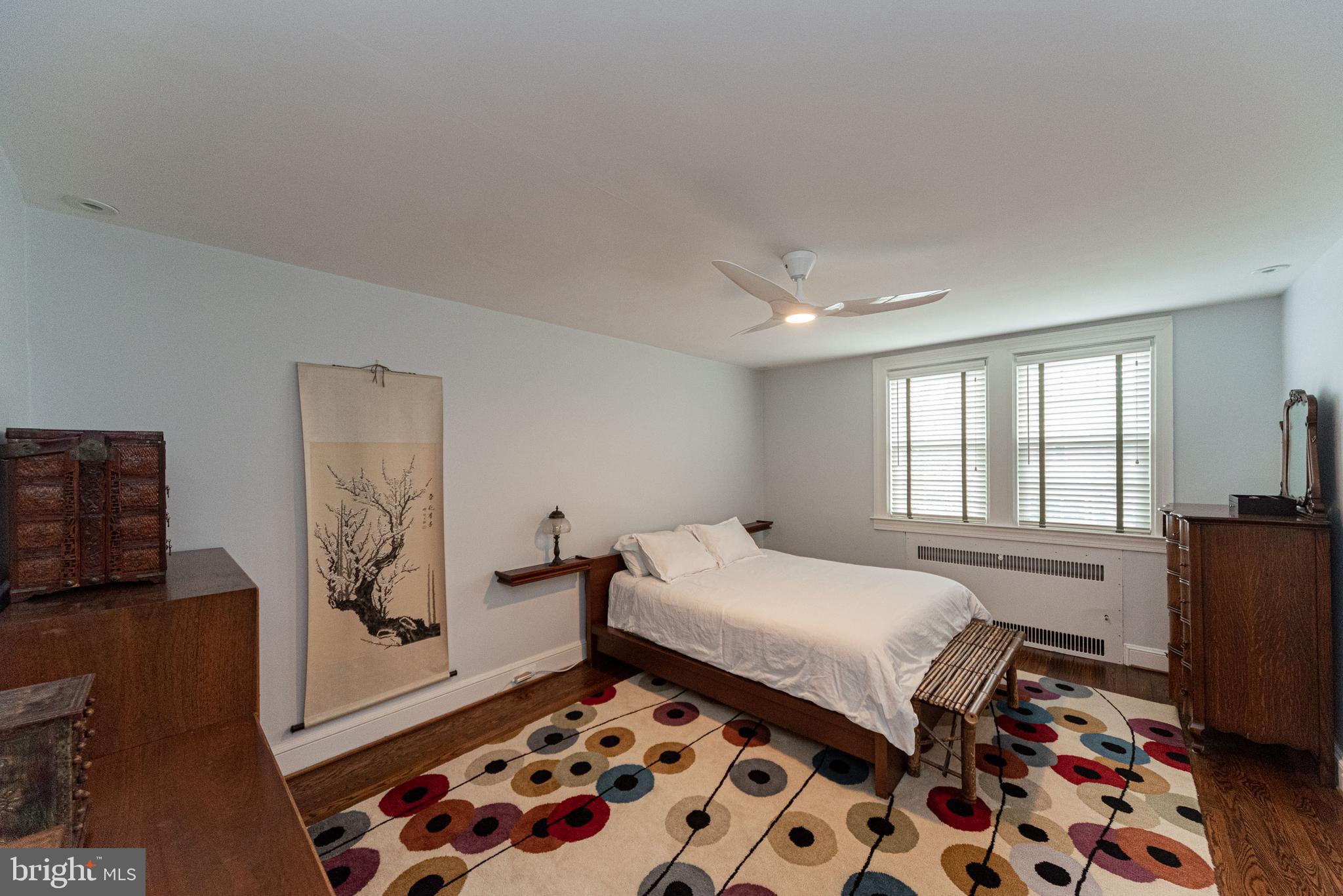 221 Hopkins Road Baltimore, MD 21212 - Photo 15 of 47 Large Master Bedroom with sitting room