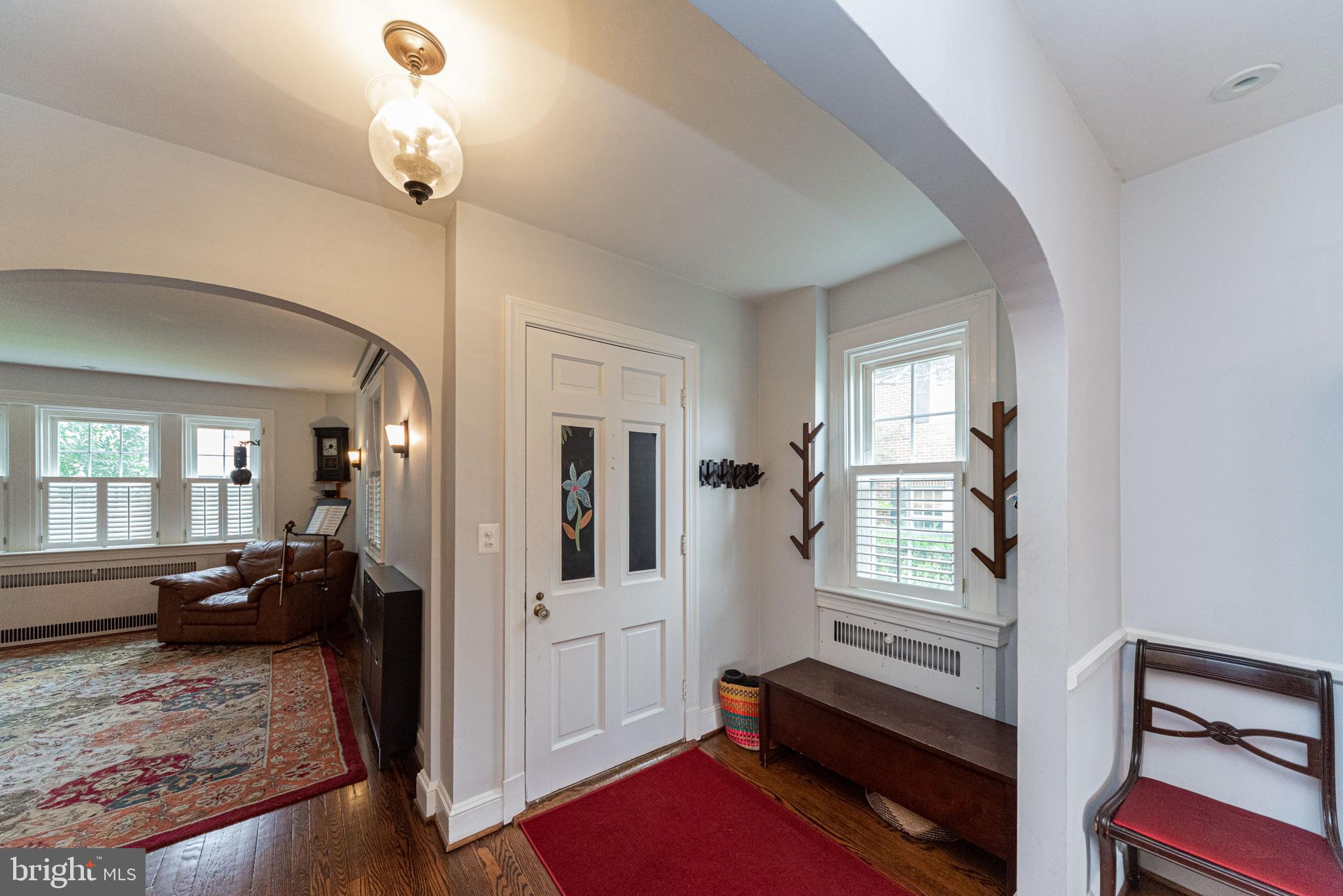 221 Hopkins Road Baltimore, MD 21212 - Photo 3 of 47 Foyer