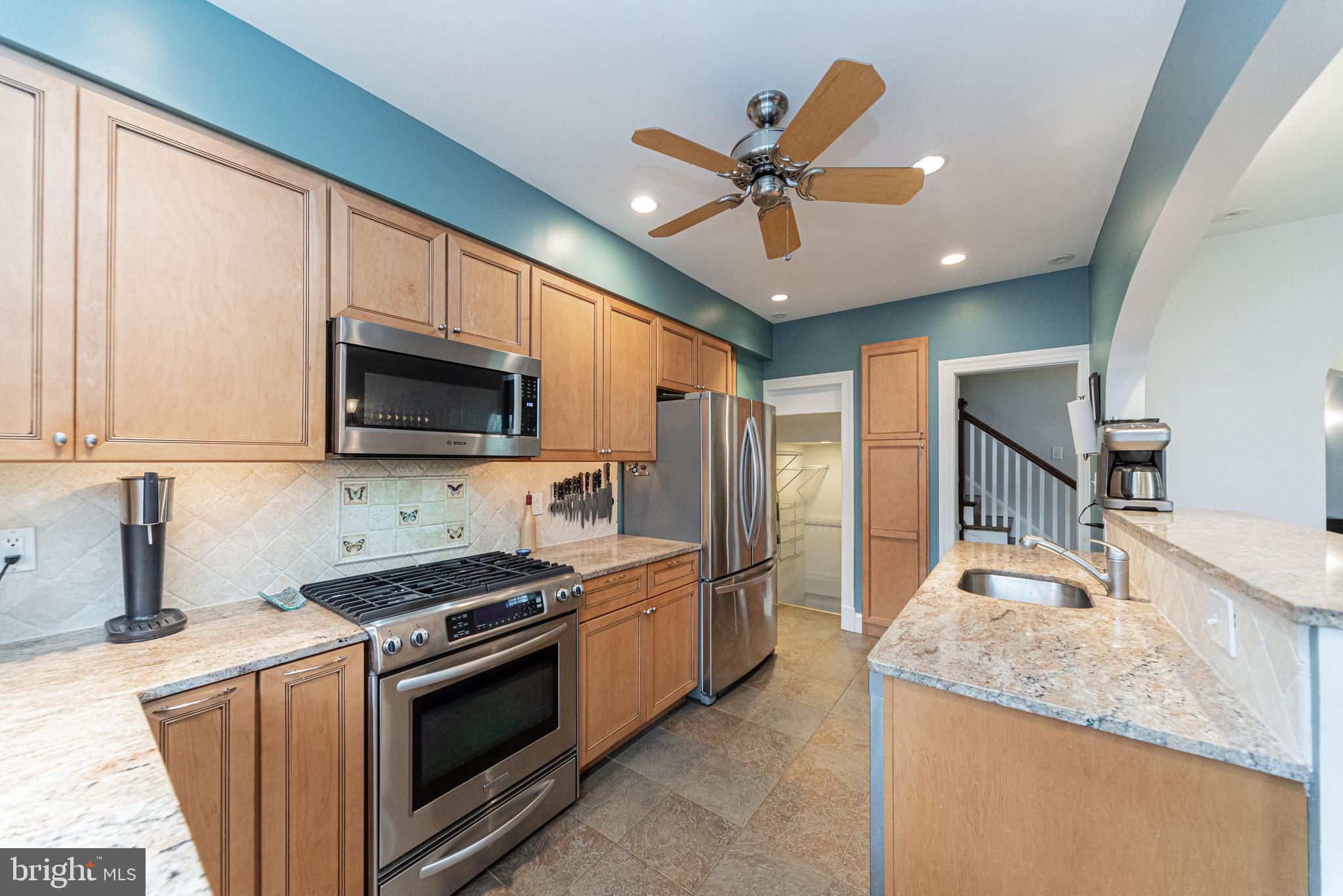 221 Hopkins Road Baltimore, MD 21212 - Photo 7 of 47 Kitchen