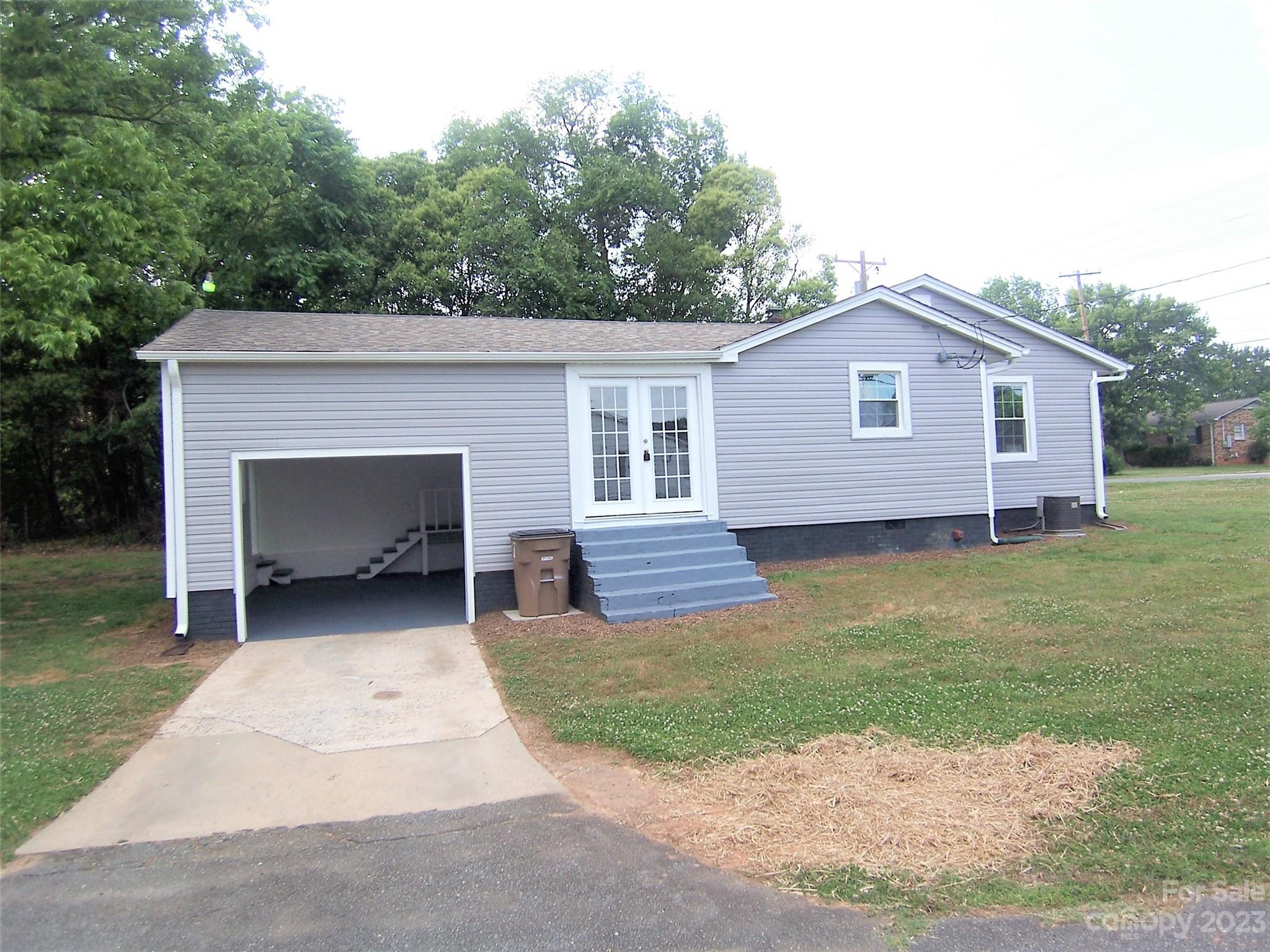 1722 Kings Road Shelby, NC 28150 - Photo 4 of 22 Gallery Image 4