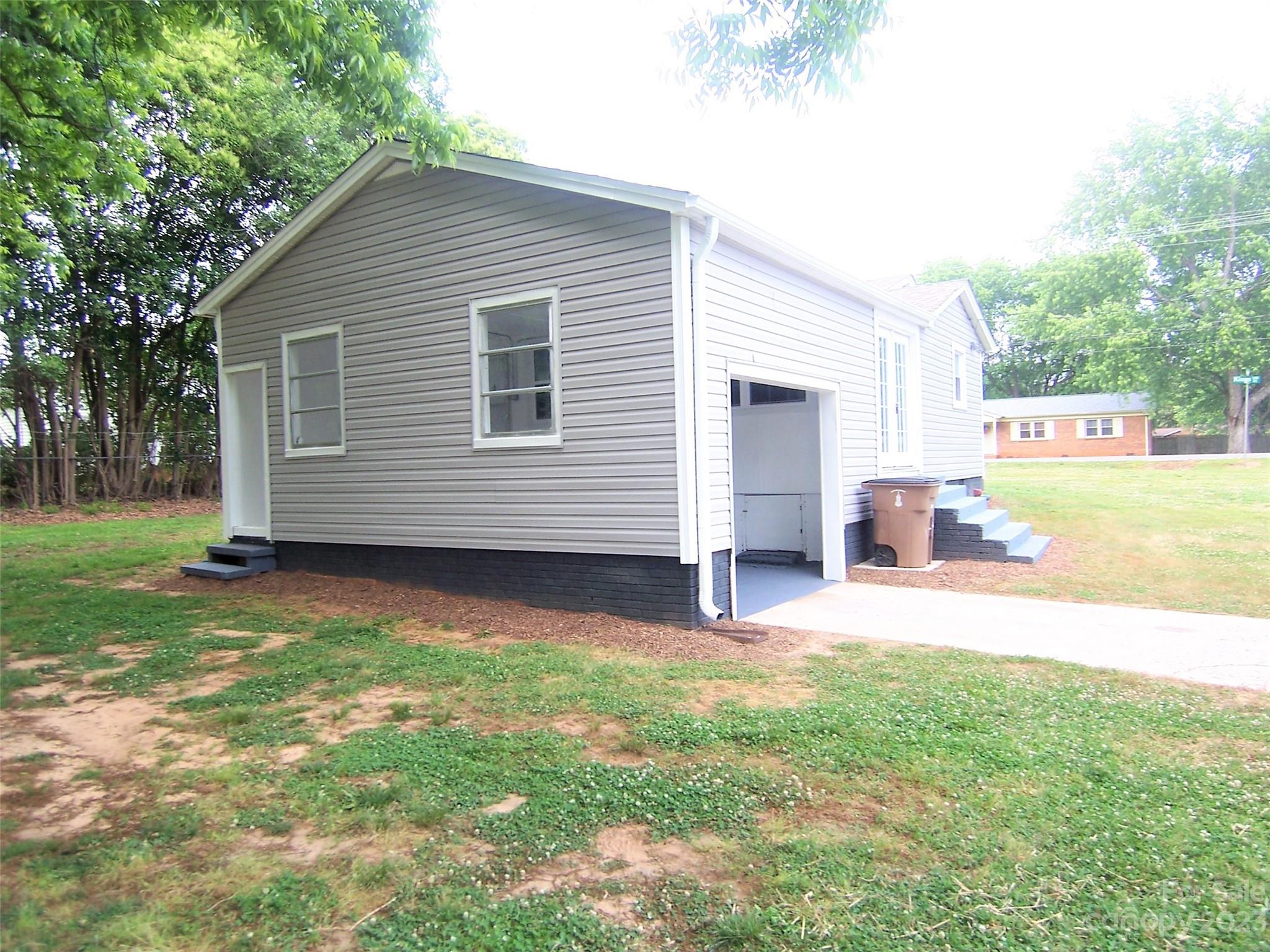 1722 Kings Road Shelby, NC 28150 - Photo 5 of 22 Gallery Image 5