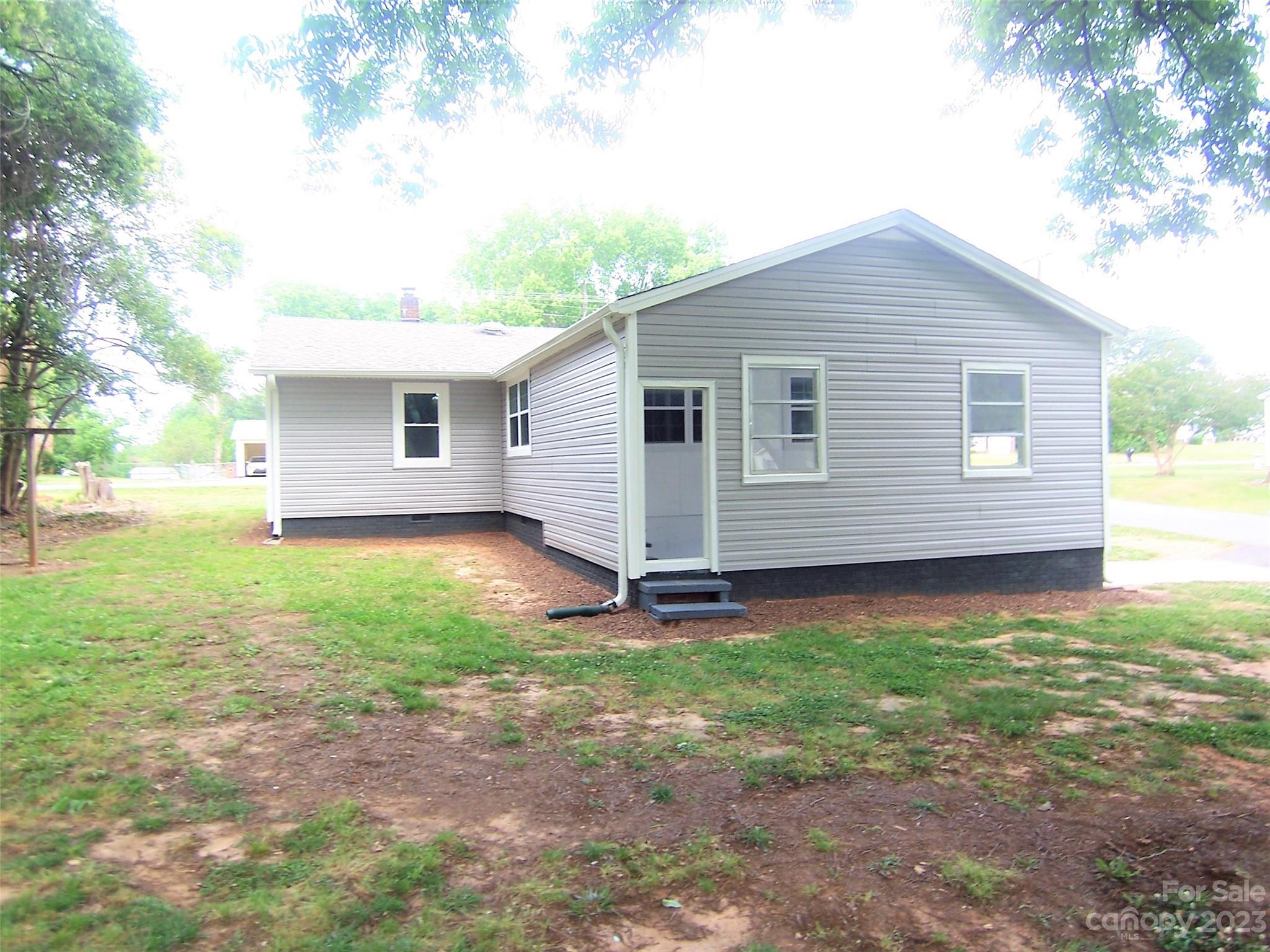 1722 Kings Road Shelby, NC 28150 - Photo 6 of 22 Gallery Image 6