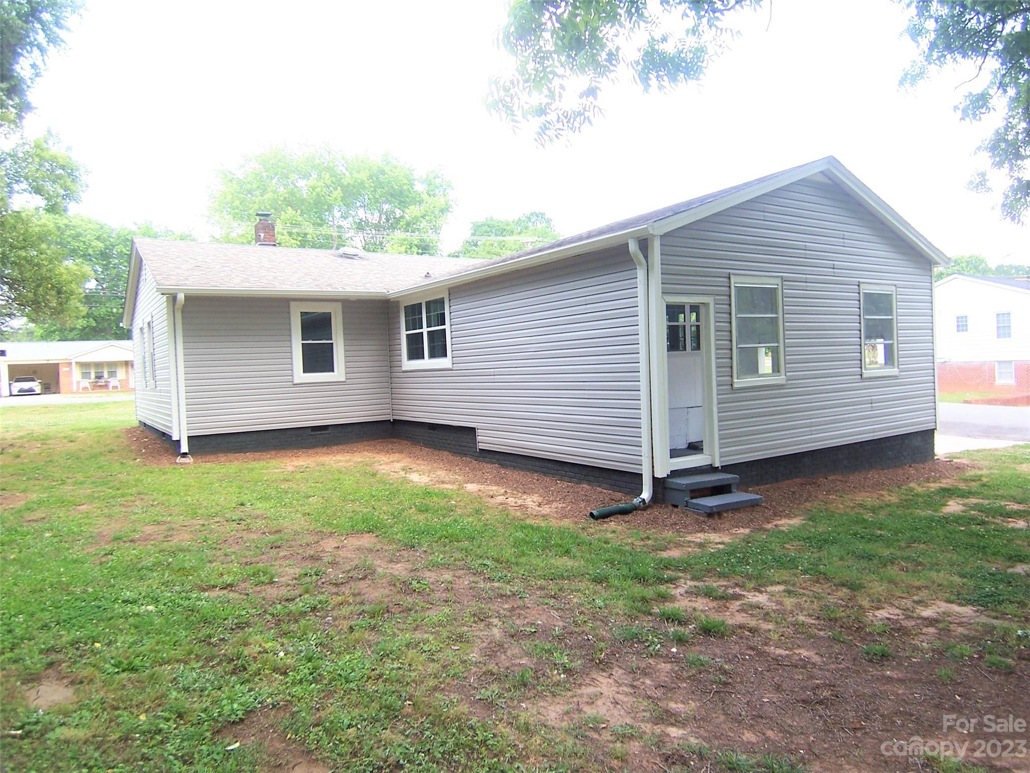1722 Kings Road Shelby, NC 28150 - Photo 7 of 22 Gallery Image 7