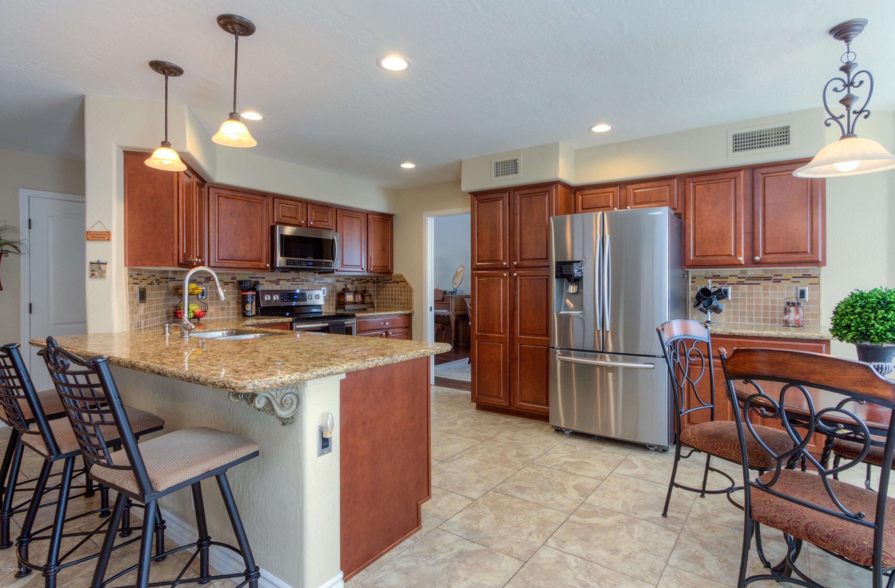 4237 East Raven Road Phoenix, AZ 85044 - Photo 11 of 32 11