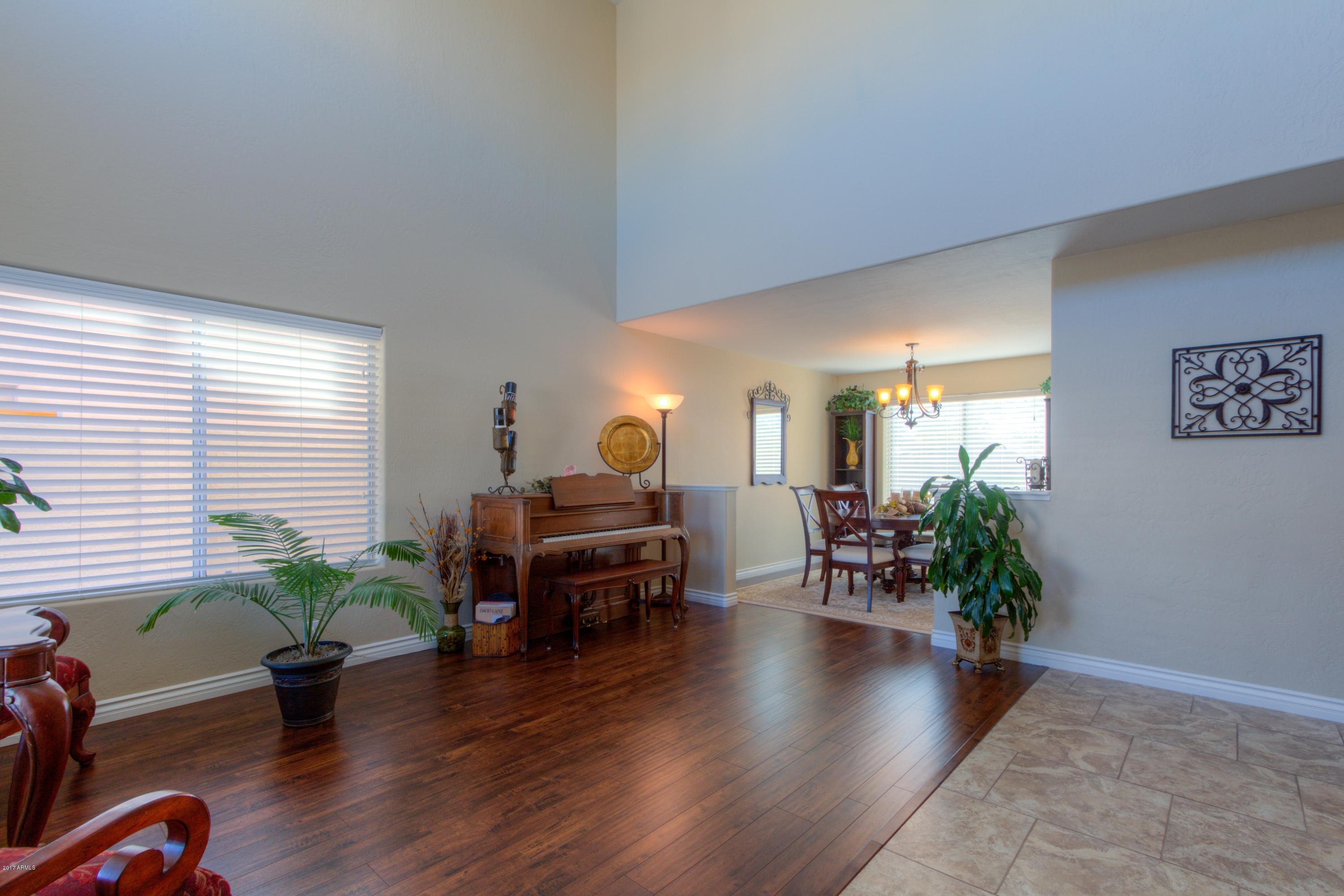 4237 East Raven Road Phoenix, AZ 85044 - Photo 3 of 32 03