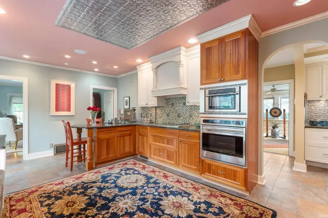 $530,000 | 1004 North Meadow Lane, Muncie, IN 47304