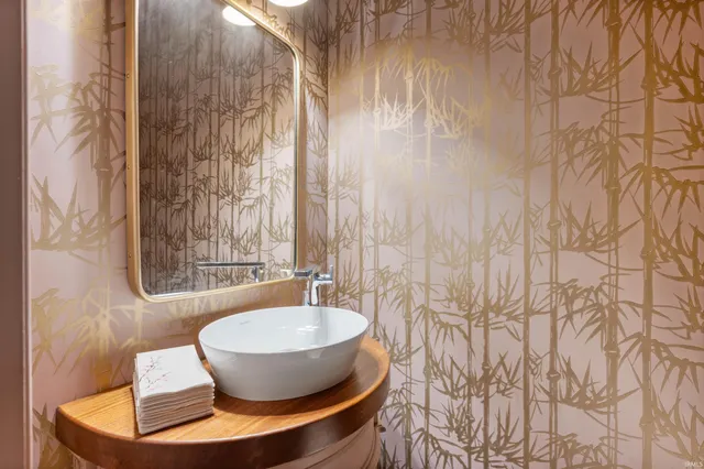 $530,000 | 1004 North Meadow Lane, Muncie, IN 47304