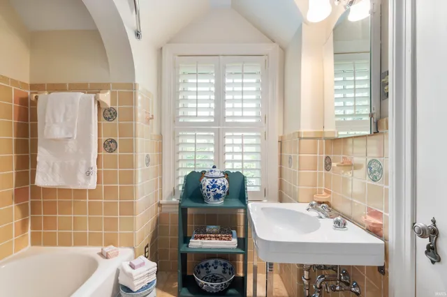 $530,000 | 1004 North Meadow Lane, Muncie, IN 47304