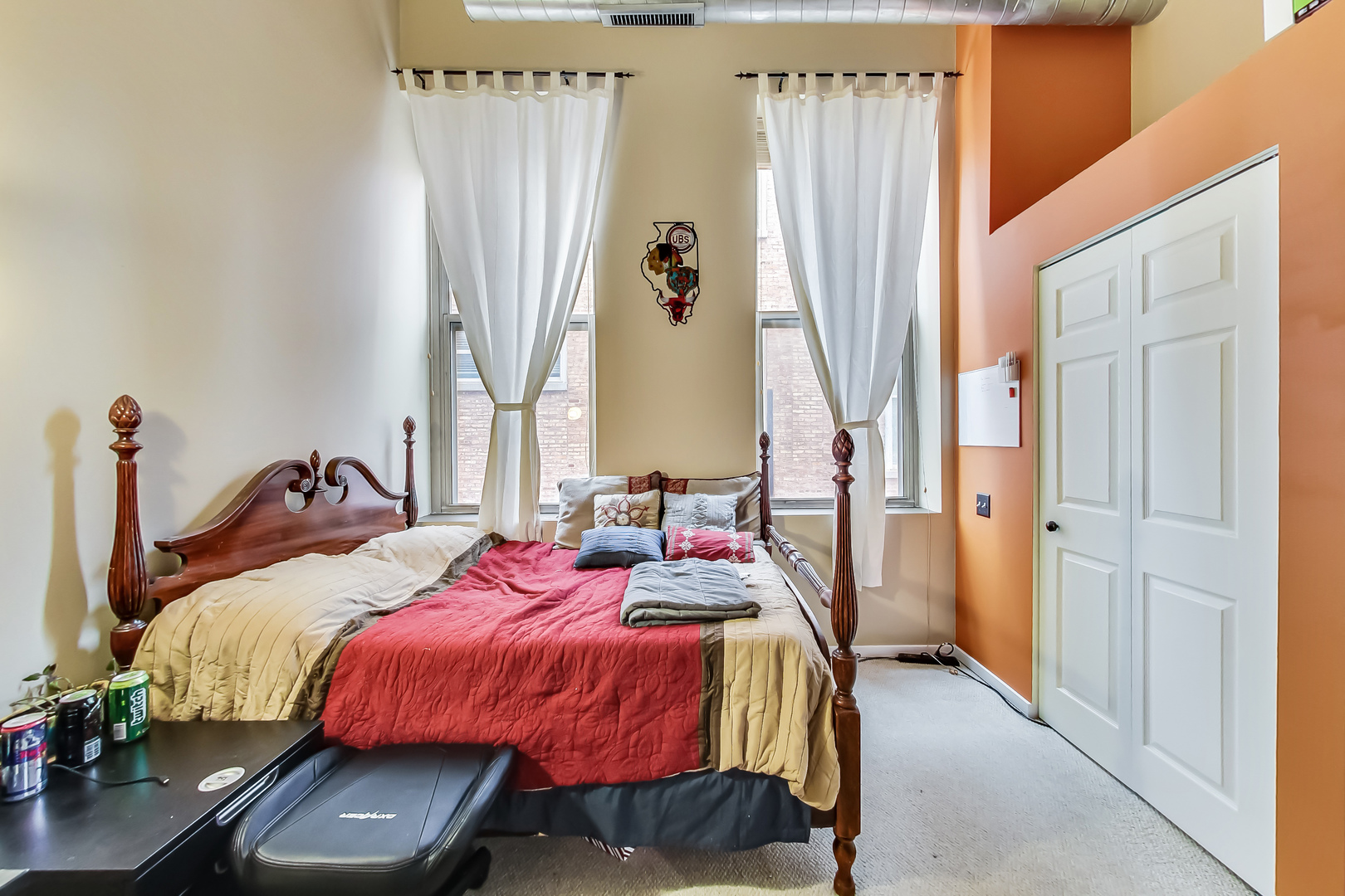 500 South Clinton Street, Unit 810 Chicago, IL 60607 - Photo 29 of 54 a bed room with a bed and a window