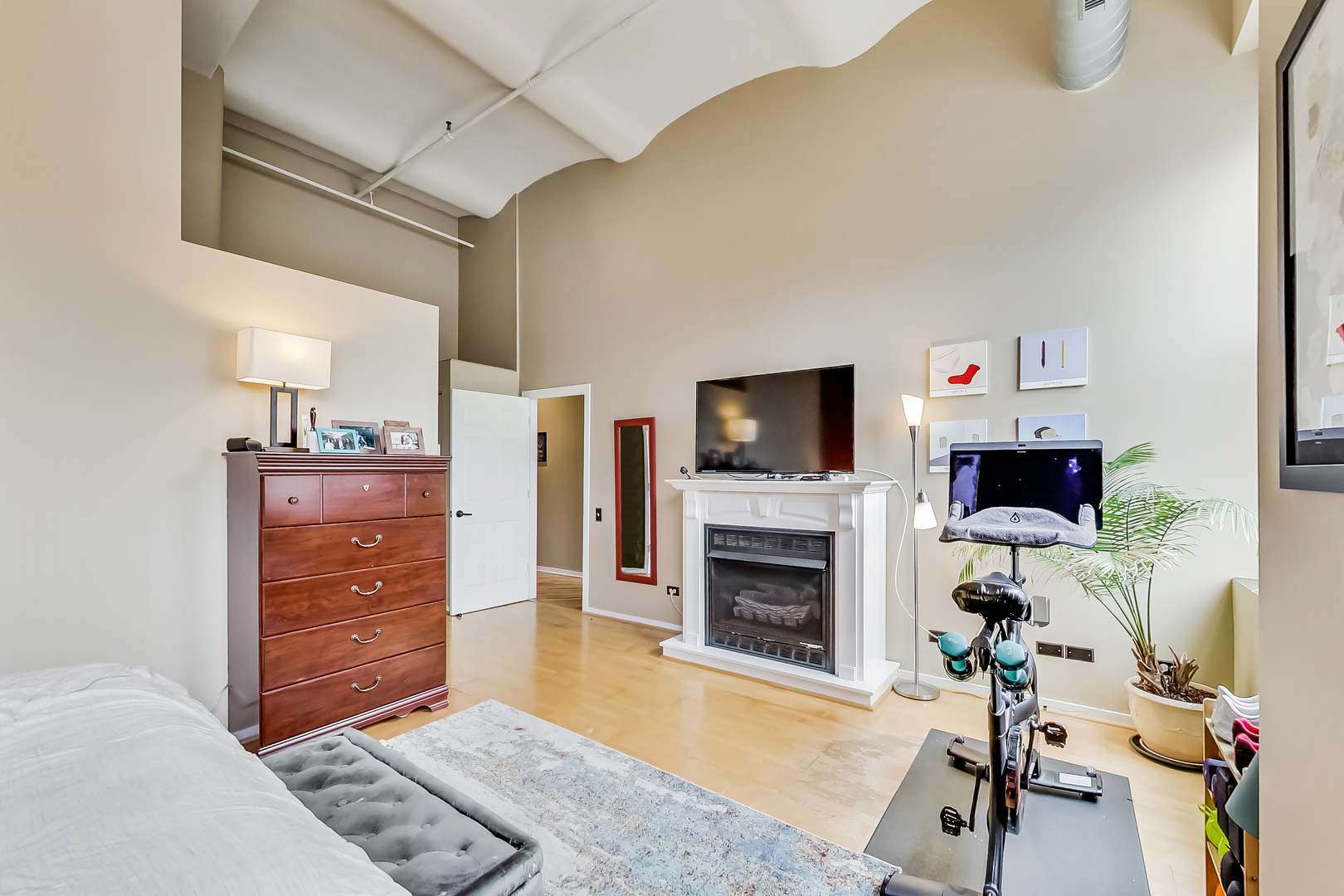 500 South Clinton Street, Unit 810 Chicago, IL 60607 - Photo 34 of 54 a living room with furniture and a fireplace