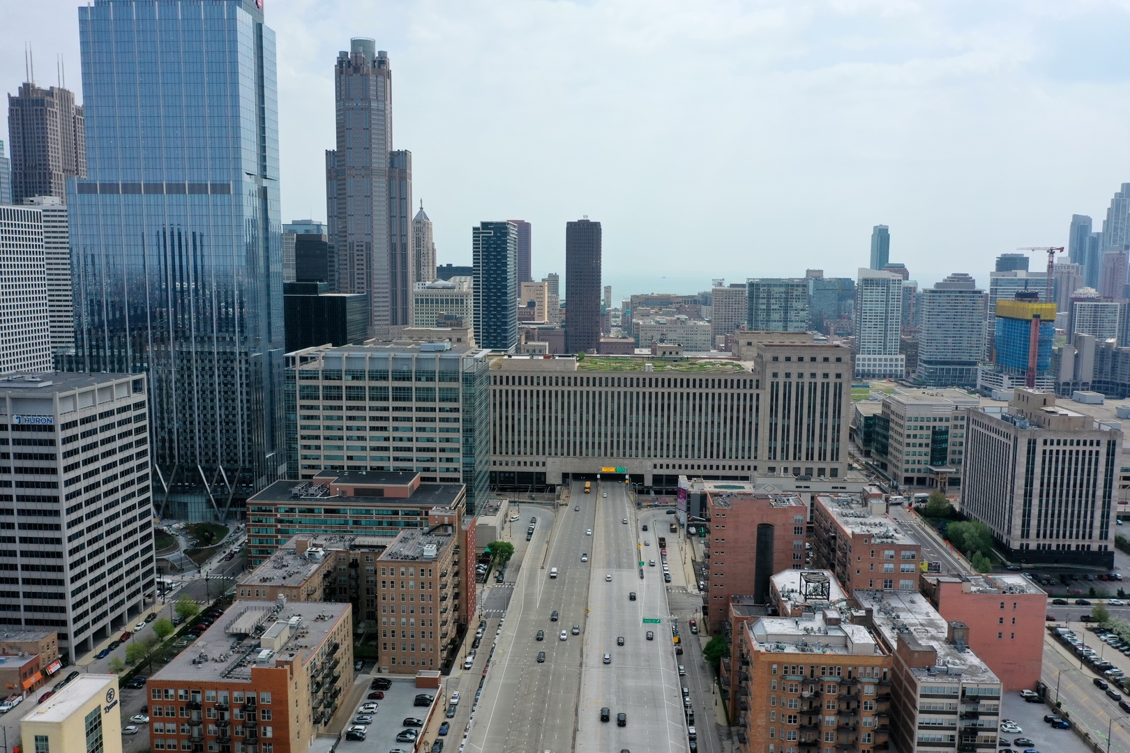 500 South Clinton Street, Unit 810 Chicago, IL 60607 - Photo 50 of 54 a view of city with tall buildings