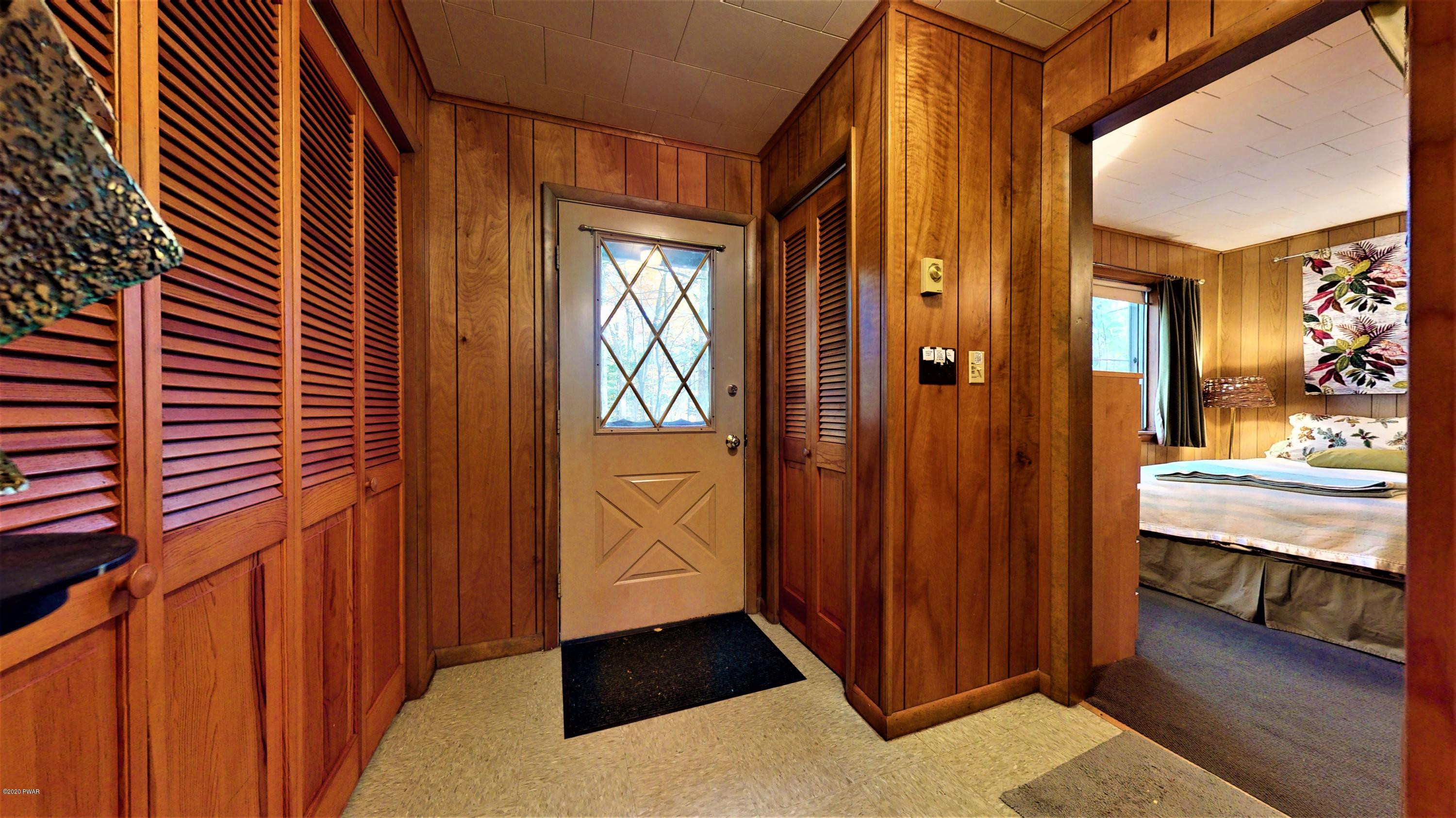 127 Hay Road Milford, PA 18337 - Photo 10 of 73 Feature Photo: Mudroom