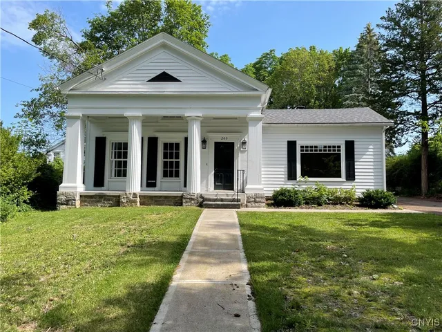 $449,900 | 203 East Genesee Street, Manlius, NY 13066