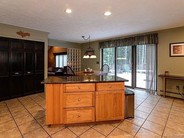 2251 Spruce Ridge Howell, MI 48855 - Photo 26 of 56 25217015781_8.jpg