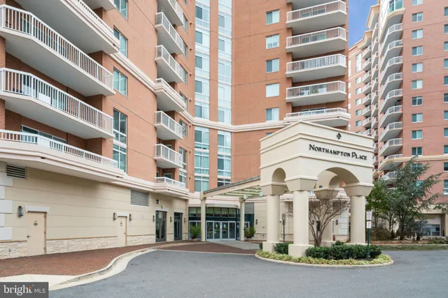 $1,795 | 3101 North Hampton Drive, Unit 219, Alexandria, VA 22302