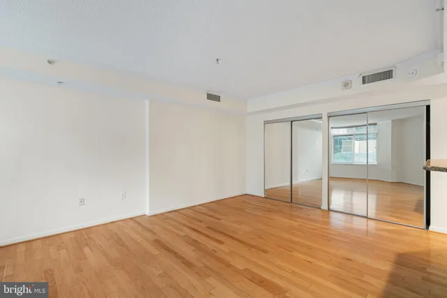 $1,795 | 3101 North Hampton Drive, Unit 219, Alexandria, VA 22302