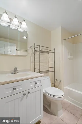 $1,795 | 3101 North Hampton Drive, Unit 219, Alexandria, VA 22302