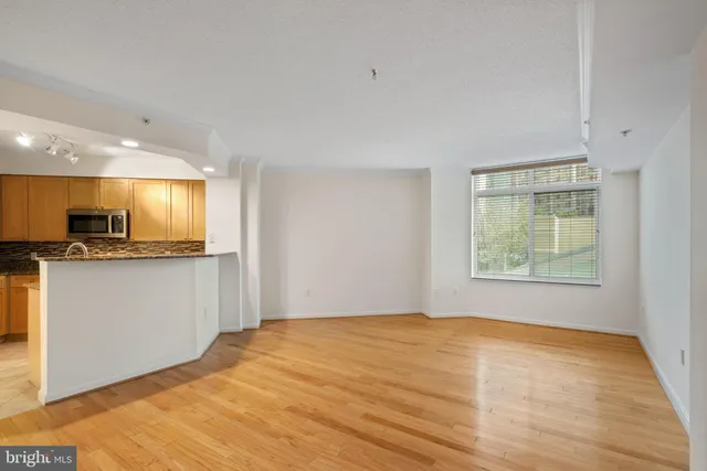 $1,795 | 3101 North Hampton Drive, Unit 219, Alexandria, VA 22302