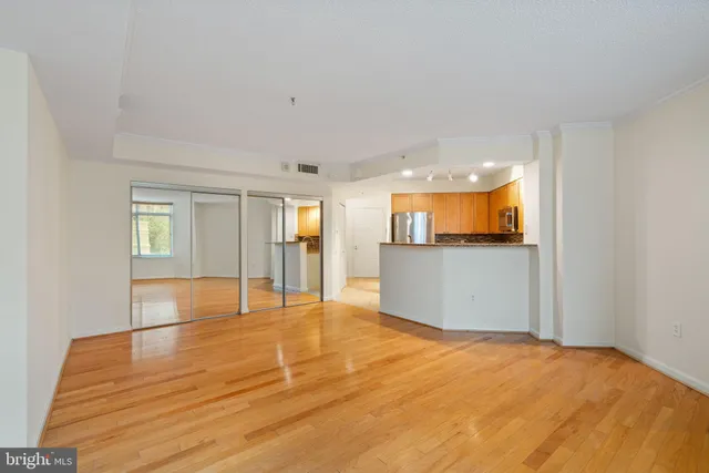 $1,795 | 3101 North Hampton Drive, Unit 219, Alexandria, VA 22302