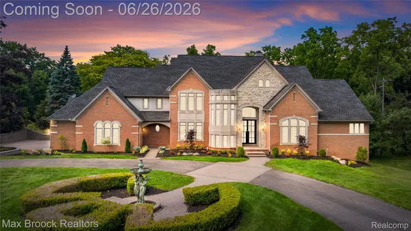 $3,495,000 | 1888 West Tahquamenon Court, Bloomfield Hills, MI 48302