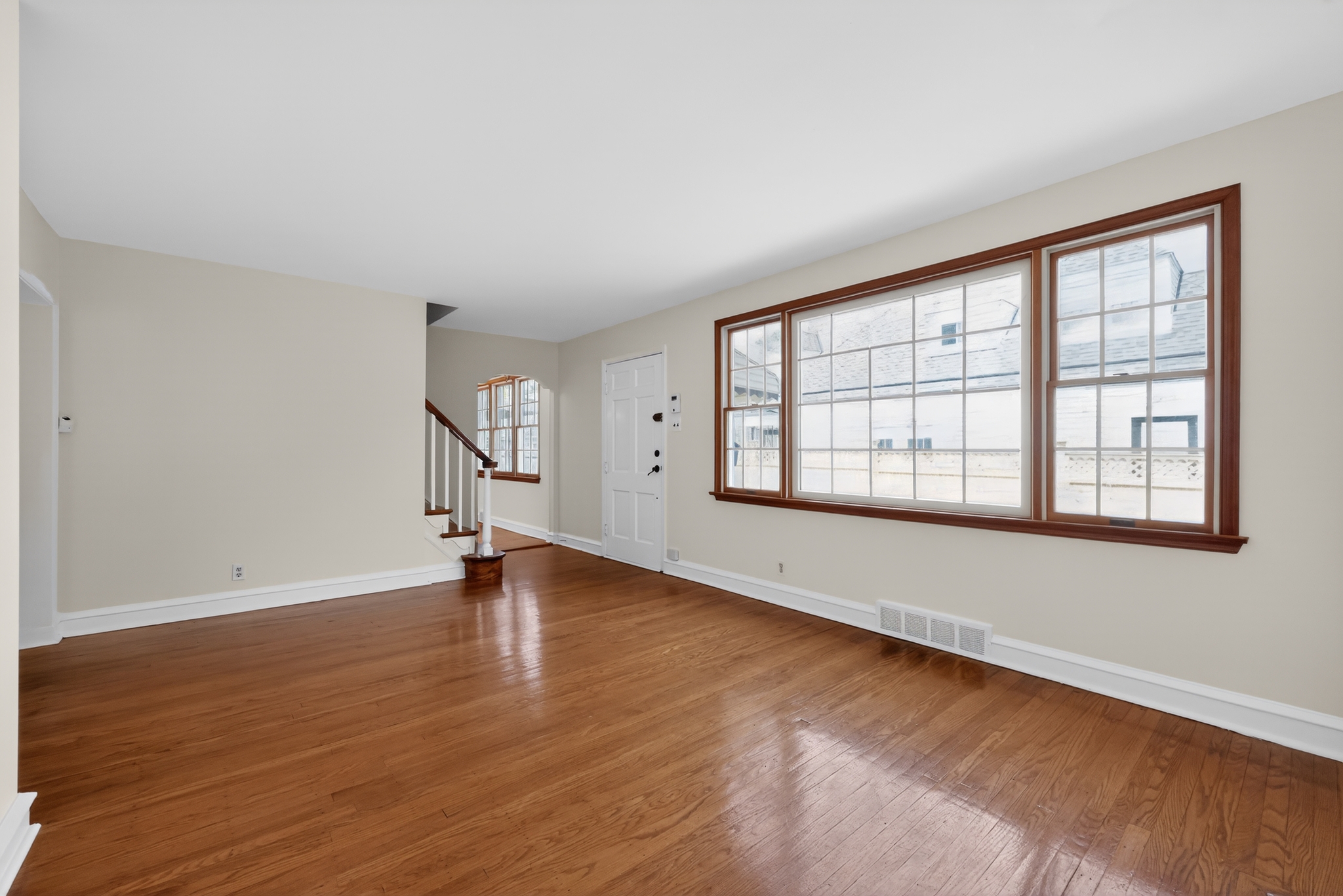 36 Decatur Road Havertown, PA 19083 - Photo 7 of 35 Living Room