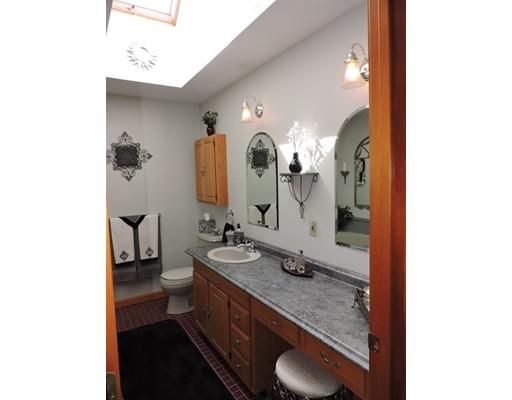 63 Lincoln Point Road Charlton, MA 01507 - Photo 31 of 42