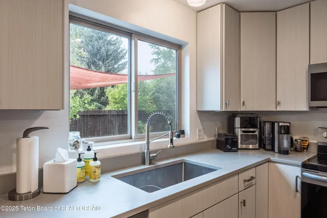 $1,590,000 | 2057 Corner Creek Lane, Unit 2, Jackson, WY 83001