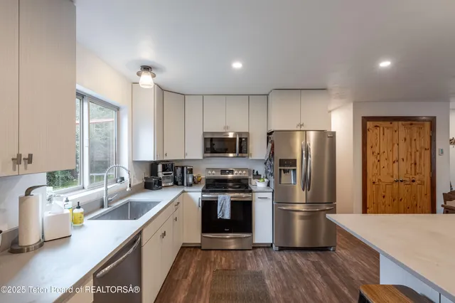 $1,590,000 | 2057 Corner Creek Lane, Unit 2, Jackson, WY 83001