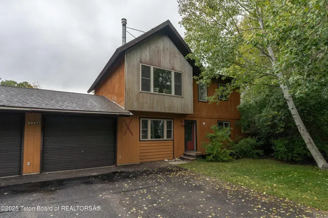 $1,590,000 | 2057 Corner Creek Lane, Unit 2, Jackson, WY 83001