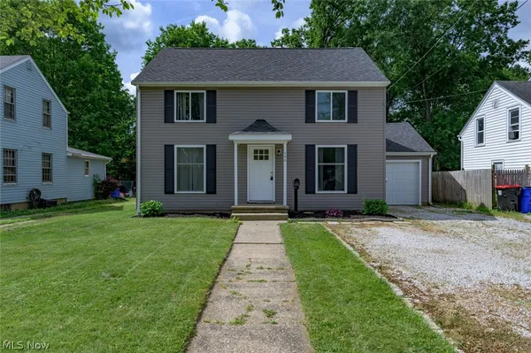 $209,900 | 746 East Highland Avenue, Ravenna, OH 44266